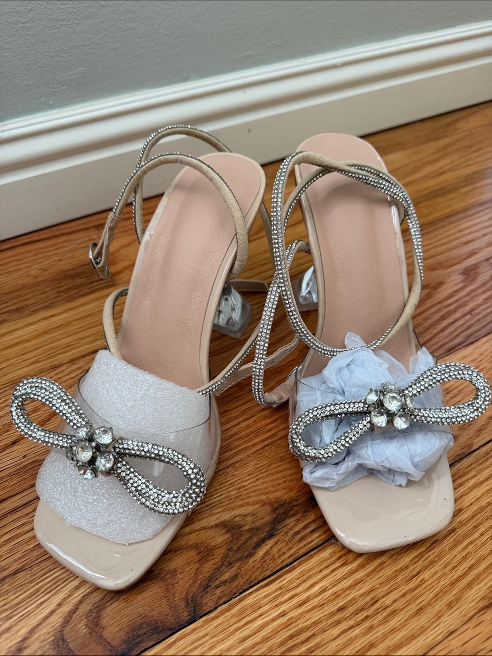 Elegant Rhinestone Bow Strappy Sandals in Nude